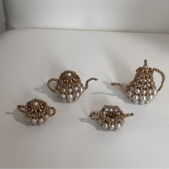 Pearl and gold beaded handmade tea set - Picture 3 of 13